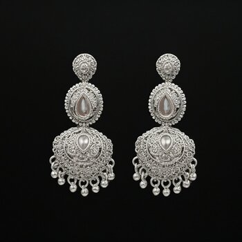 Aretes de oro de 18k con diamantes